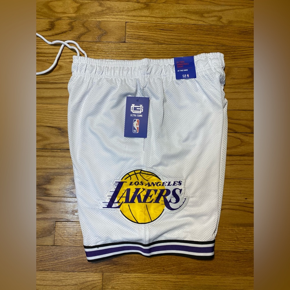 Ultra Game White NBA Lakers Basketball Shorts At The Knee Men’s Sz New!